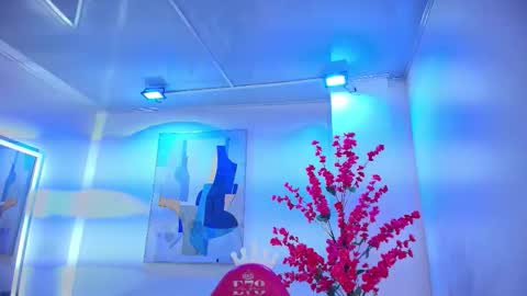 Chloe online show from February 25, 11:20 am