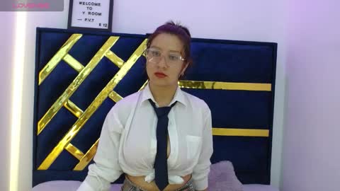 Chloe online show from November 12, 12:58 pm