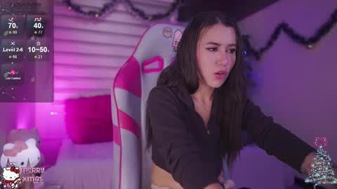 CLOE  online show from December 17, 5:06 pm