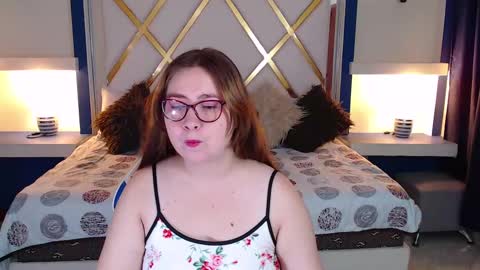 chloe_prg online show from February 26, 12:38 pm