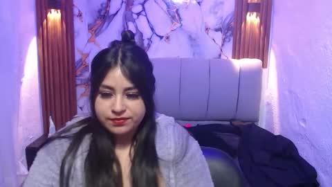 chloe_smith5 online show from January 7, 6:44 pm