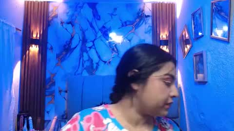 chloe_smith5 online show from February 17, 1:43 pm