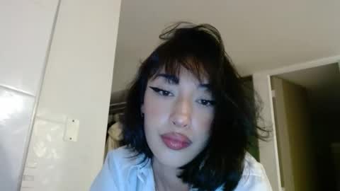 cloes  online show from October 24, 11:45 pm