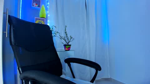 Chloe Miller  online show from December 25, 12:05 am