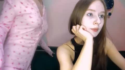 chloe wifey online show from February 12, 8:10 pm