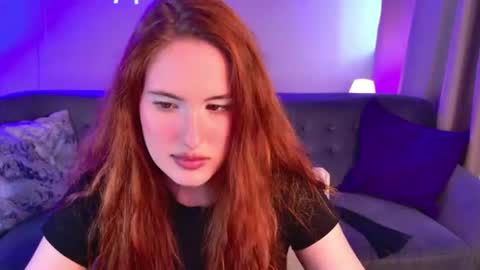 Chloe online show from June 26, 1:45 pm