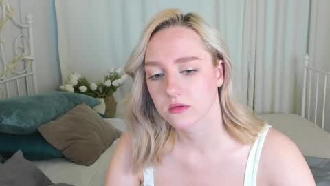 Chloe Deccker online show from June 1, 12:56 am