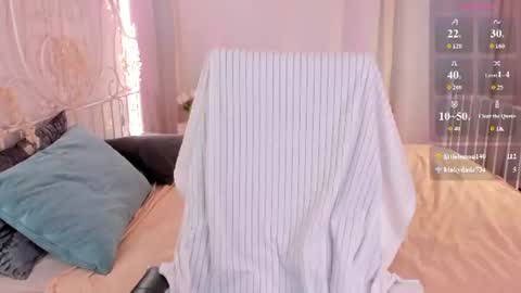 Chloe Deccker online show from July 13, 1:50 am