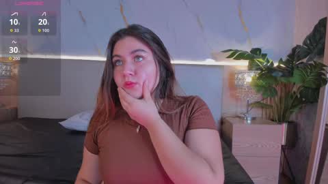 Chloee online show from November 24, 11:45 am