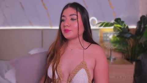 Chloee online show from October 17, 1:25 pm