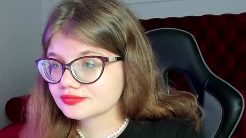 ChloeHalses online show from January 18, 7:59 am