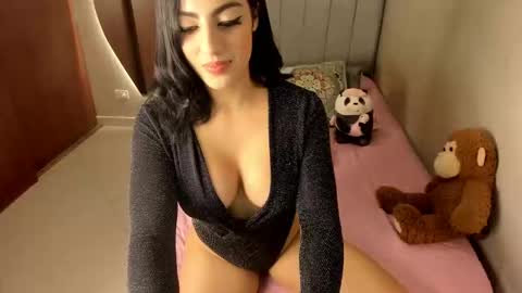 Laura  independent model online show from February 6, 1:27 am