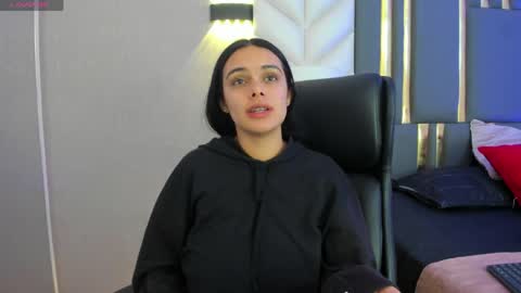  Chloe Harper  online show from April 8, 12:07 pm