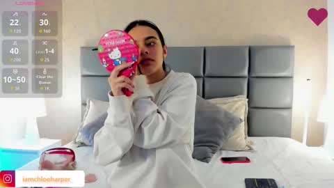  Chloe Harper  online show from March 4, 11:50 am