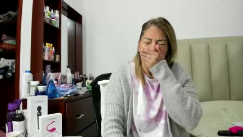 chloemiller   online show from March 1, 10:10 pm