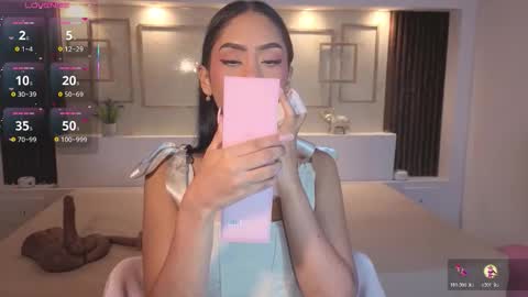 Chloe Moon online show from November 6, 11:49 am