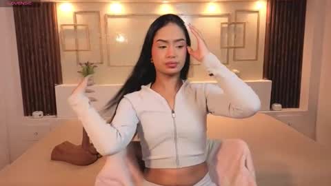 Chloe Moon online show from November 17, 11:33 am