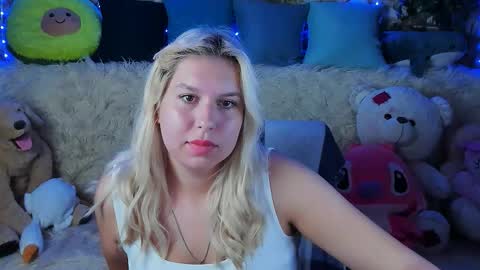 ChloeRicci online show from September 8, 3:00 pm