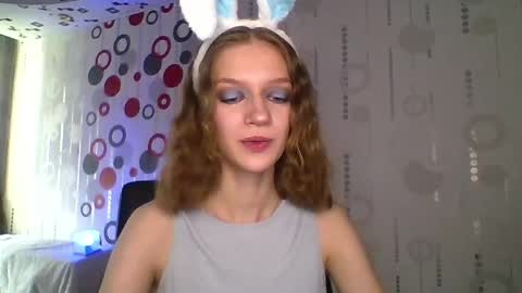 chrissy_joyful online show from April 4, 5:28 am
