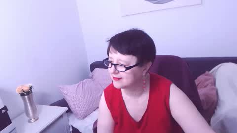 Christa online show from October 31, 4:44 pm