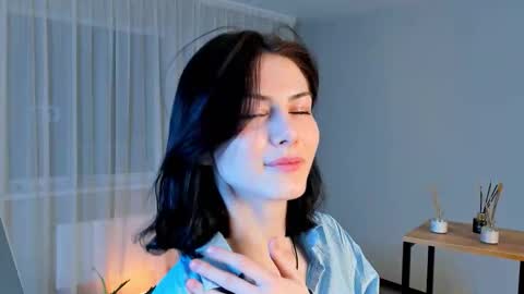 christaschrecongost online show from February 18, 5:56 pm