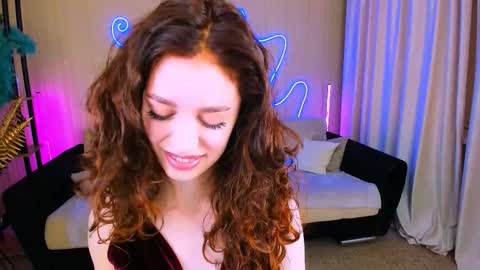 christinaconteeree online show from October 2, 1:38 pm