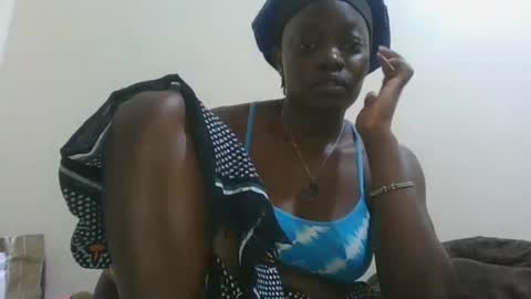 cilia petite online show from March 1, 1:00 pm