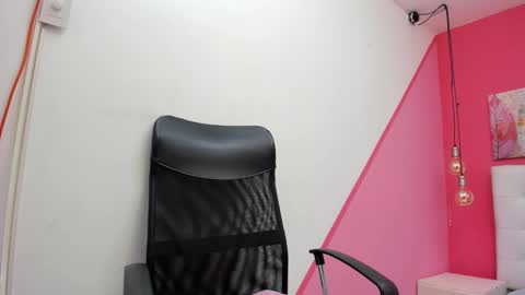 claire aristizabal online show from February 26, 3:57 am