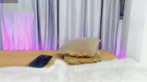 claire aristizabal online show from November 10, 9:32 pm