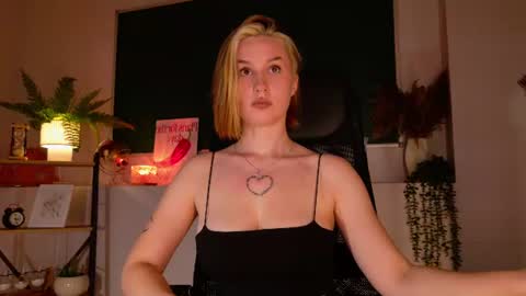 Claire online show from July 28, 8:52 pm