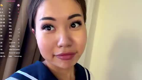 Lili online show from July 25, 1:29 pm