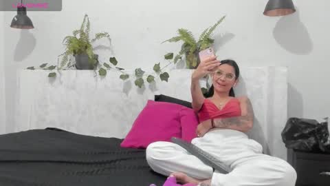 cleo_rose1 online show from November 18, 3:35 pm