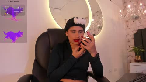 Cleopatra online show from February 7, 7:27 pm