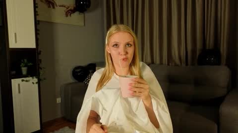 Alexandra online show from November 1, 6:01 pm