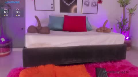 cloe_25 online show from January 22, 1:53 am