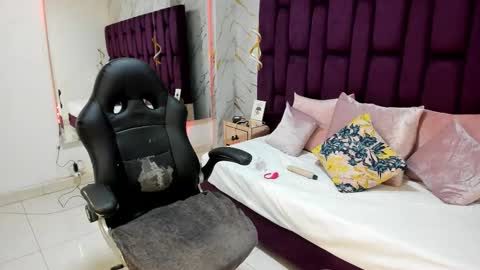 Cloe online show from October 21, 5:28 pm