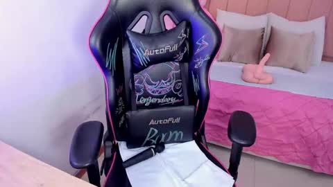 Cloe Weiss online show from October 13, 2:09 pm