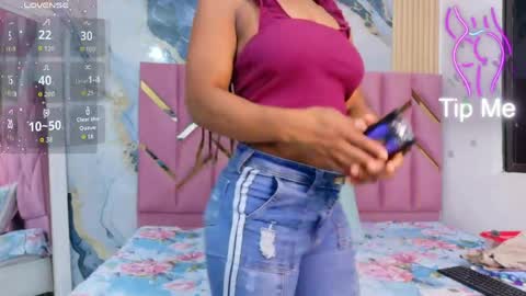 Lauren online show from April 4, 5:23 pm