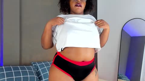 conielaurenth online show from January 7, 12:03 am