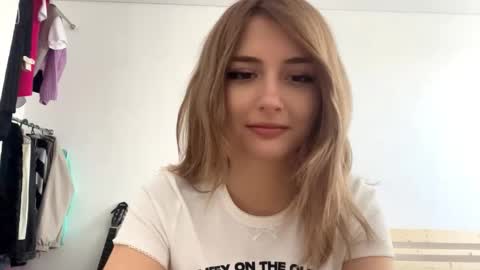 Amelia online show from March 2, 12:34 pm