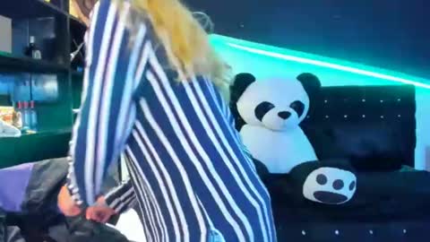 Coral  online show from February 21, 12:39 pm