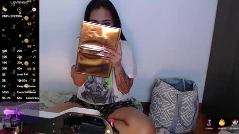 coraline2911 online show from February 18, 11:00 am