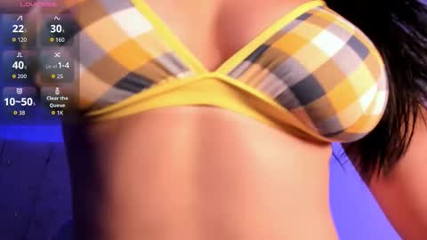 Coralinekam1 online show from November 6, 8:26 pm