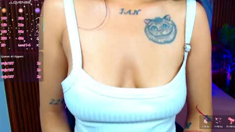 corall_tay1 online show from April 15, 3:34 pm