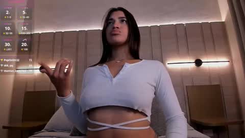corinabrown_ online show from September 26, 2:58 pm