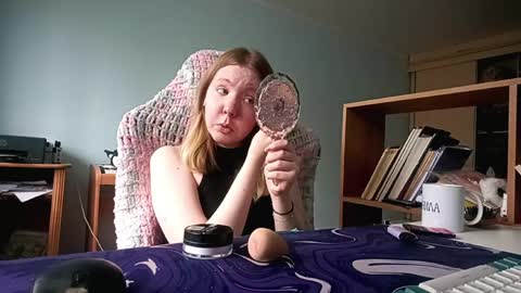 Elvi online show from June 3, 9:21 am