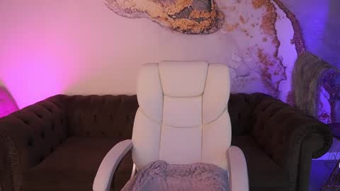 cozymell online show from February 7, 7:07 am