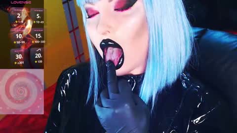 Roxy online show from May 2, 3:37 pm