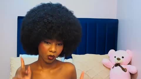 queen online show from April 12, 7:05 pm