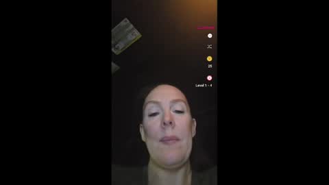 crimsongingerale online show from March 31, 1:27 am